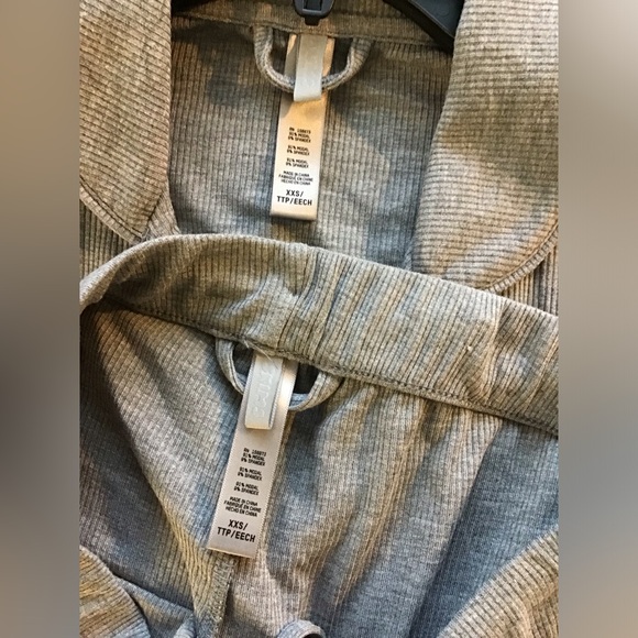 SKIMS Soft Lounge Sleep Set | Heather Gray - Picture 14 of 16